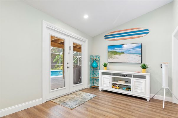 Interior, Recessed Lighting, Wood Texture Flooring
