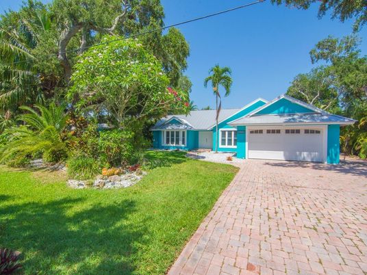 Attached, Backyard, Exterior, Facade, Ranch