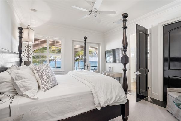 Bedroom, Interior, Pendant Lights, Water