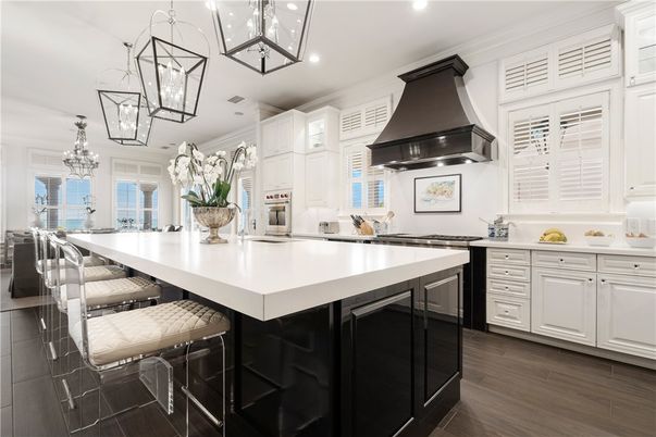 Chandelier, Dining room, Interior, Kitchen, Pendant Lights, Recessed Lighting, Wood Texture Flooring