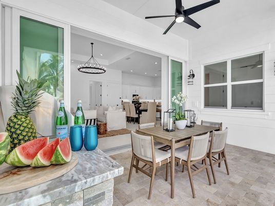Dining room, Interior, Kitchen, Pendant Lights, Recessed Lighting, Stainless Steel Appliances