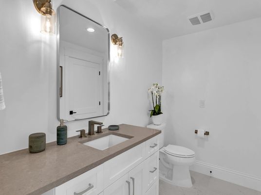 Bathroom, Interior, Recessed Lighting