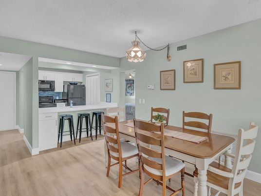 Dining room, Interior, Kitchen, Pendant Lights, Recessed Lighting, Wood Texture Flooring