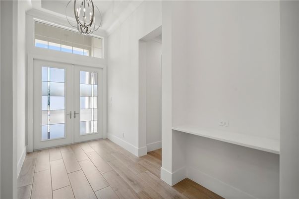 Interior, Pendant Lights, Wood Texture Flooring