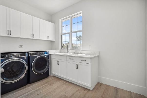 Interior, Washer, Wood Texture Flooring