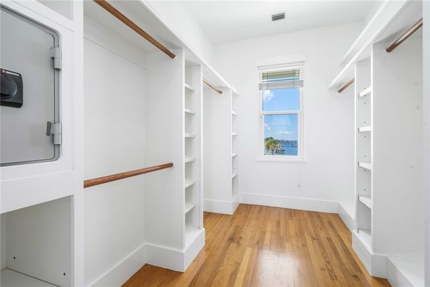 Interior, Walk-in Closets, Wood Texture Flooring