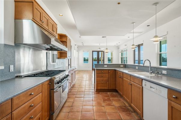 Interior, Kitchen, Pendant Lights, Recessed Lighting, Stainless Steel Appliances