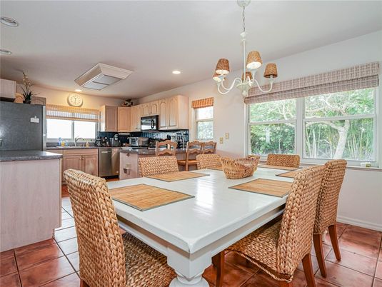 Dining room, Interior, Kitchen, Pendant Lights, Recessed Lighting, Stainless Steel Appliances