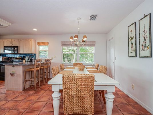 Chandelier, Dining room, Interior, Kitchen, Recessed Lighting