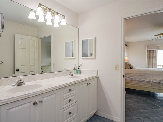 Bathroom, Bedroom, Dual Sink Vanities, Interior