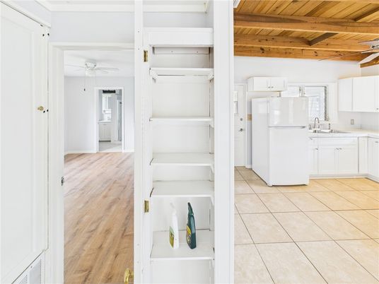Interior, Kitchen, Wooden Beams, Wooden Ceilings, Wood Texture Flooring
