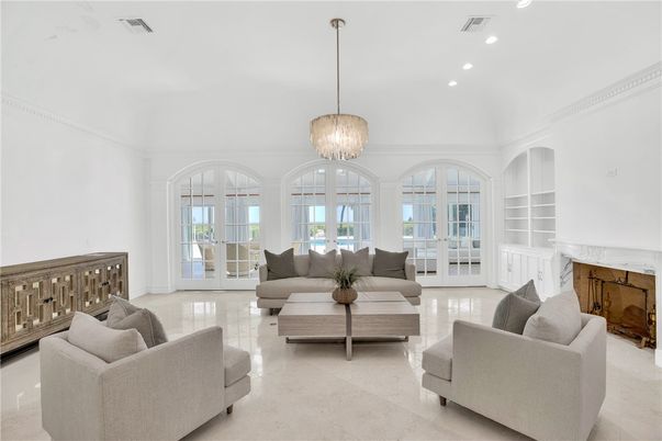 Interior, Living room, Pendant Lights, Recessed Lighting