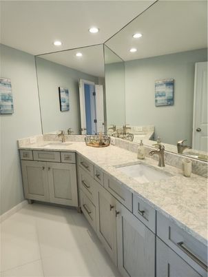 Bathroom, Dual Sink Vanities, Interior, Recessed Lighting