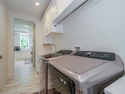 Interior, Marble, Recessed Lighting, Washer