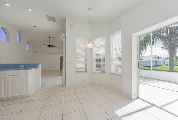 Empty room, Interior, Pendant Lights, Recessed Lighting