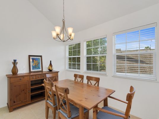 Chandelier, Dining room, Interior