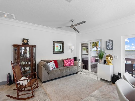 Interior, Living room, Water