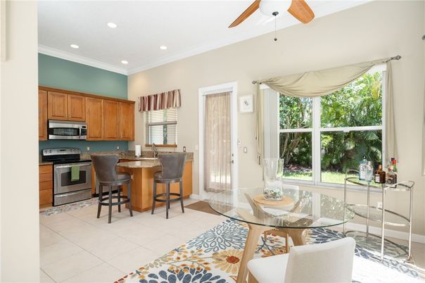 Dining room, Interior, Kitchen, Recessed Lighting, Stainless Steel Appliances