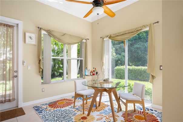 Dining room, Interior
