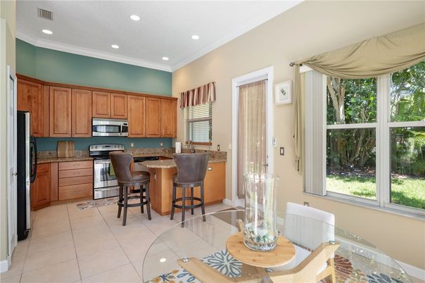 Dining room, Interior, Kitchen, Recessed Lighting, Stainless Steel Appliances