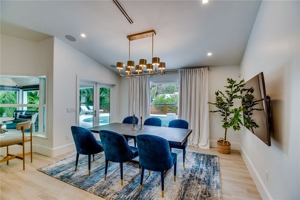 Chandelier, Dining room, Interior, Recessed Lighting, Wood Texture Flooring