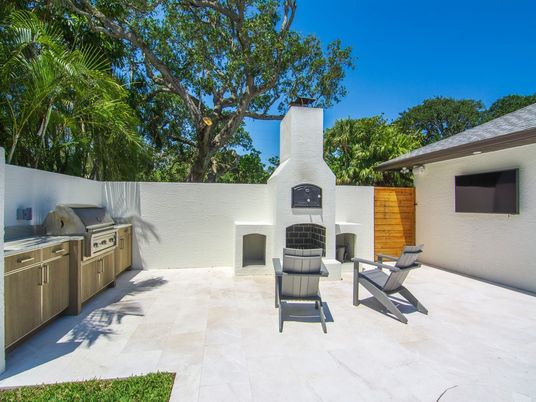 Exterior, Fireplace