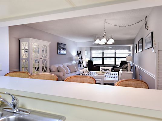 Chandelier, Dining room, Interior, Living room