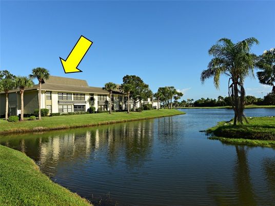 Exterior, Lake