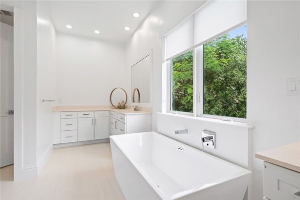 Bathroom, Dual Sink Vanities, Free Standing Baths, Interior, Recessed Lighting