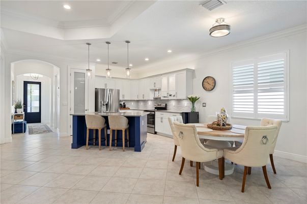 Dining room, Interior, Kitchen, Pendant Lights, Recessed Lighting, Stainless Steel Appliances