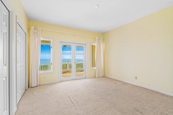 Empty room, Interior, Water