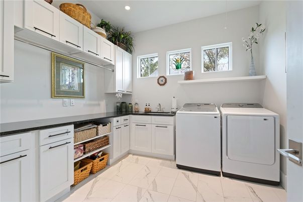 Interior, Marble, Recessed Lighting, Washer