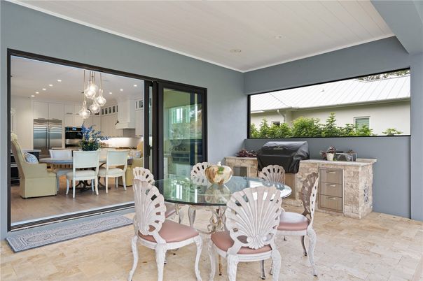 Dining room, Interior, Kitchen, Pendant Lights, Recessed Lighting, Stainless Steel Appliances