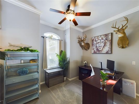 Home Office, Interior