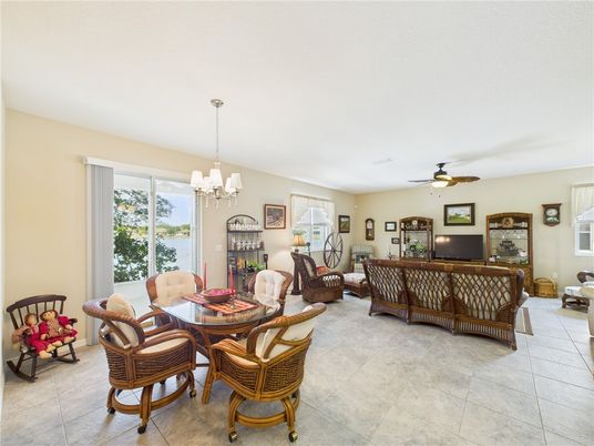 Chandelier, Dining room, Interior, Living room