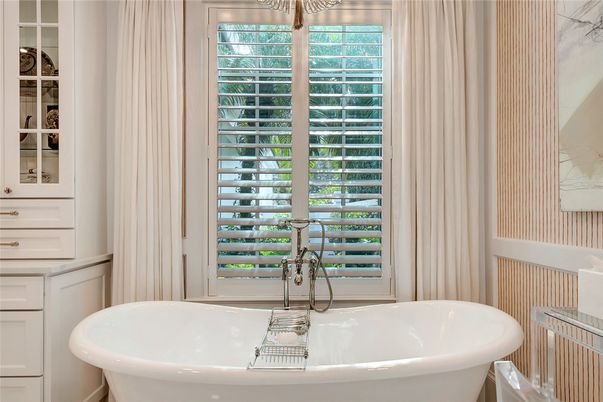 Bathroom, Free Standing Baths, Interior