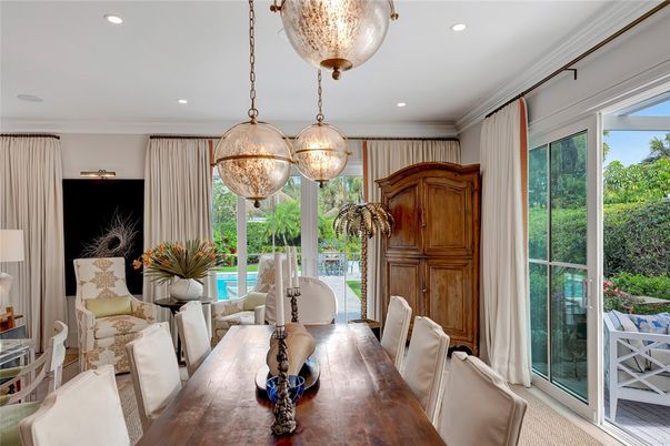 Dining room, Interior, Pendant Lights, Recessed Lighting
