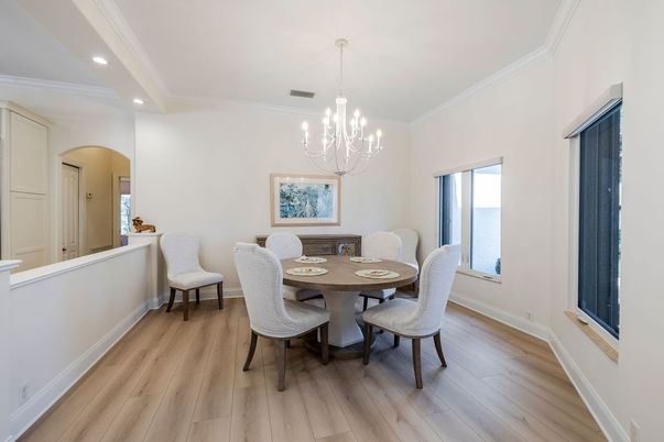 Chandelier, Dining room, Interior, Recessed Lighting, Wood Texture Flooring