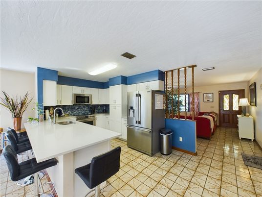 Interior, Kitchen, Living room, Stainless Steel Appliances