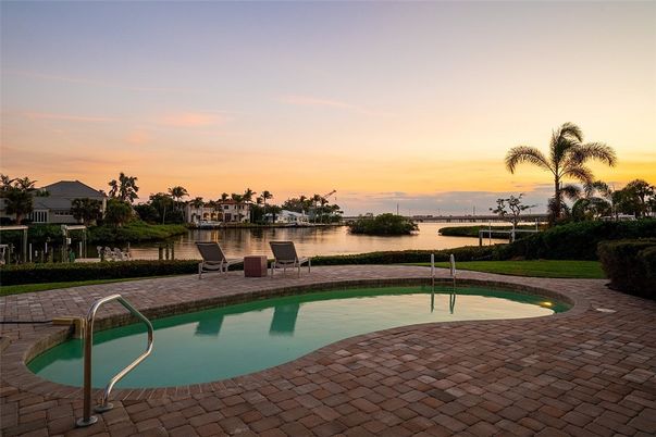 Exterior, Pool, Water