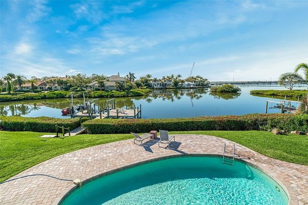 Exterior, Lake, Pool
