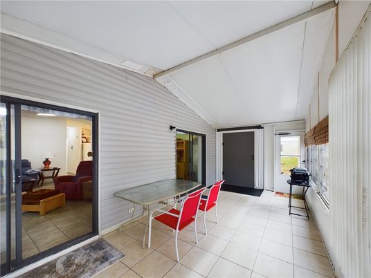 Dining room, Interior