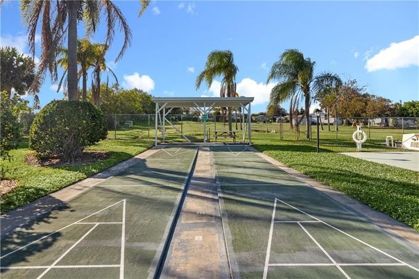 Exterior, Tennis Courts