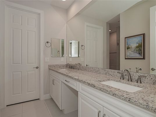 Bathroom, Dual Sink Vanities, Interior, Recessed Lighting