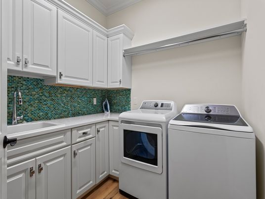 Interior, Washer, Wood Texture Flooring