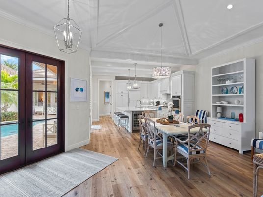 Chandelier, Dining room, Interior, Kitchen, Pendant Lights, Recessed Lighting, Wood Texture Flooring