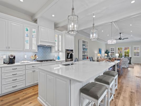 Dining room, Interior, Kitchen, Living room, Pendant Lights, Recessed Lighting, Stainless Steel Appliances, Wood Texture Flooring