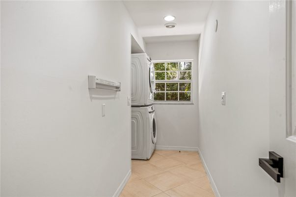 Interior, Recessed Lighting, Washer