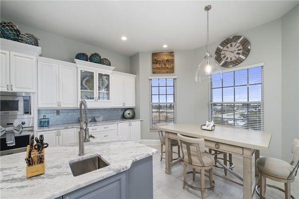 Dining room, Interior, Kitchen, Pendant Lights, Recessed Lighting