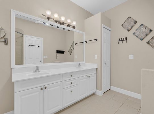 Bathroom, Dual Sink Vanities, Interior